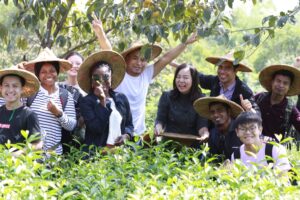 Study in China with family 